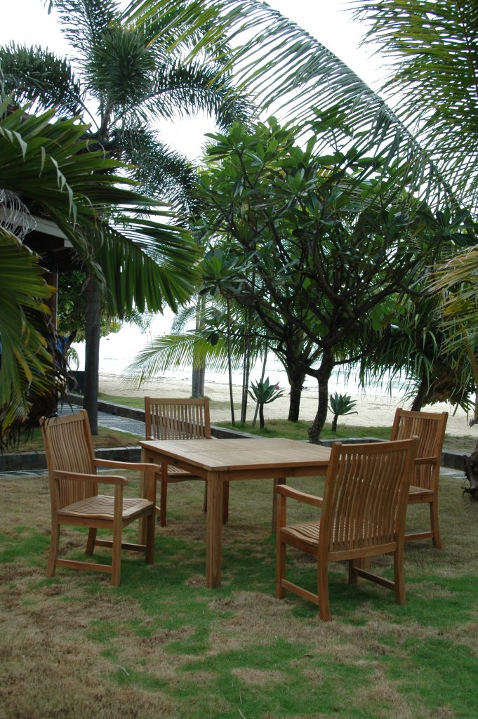 Anderson Teak Windsor Chicago 5-Pieces Dining Table Set - Image 4