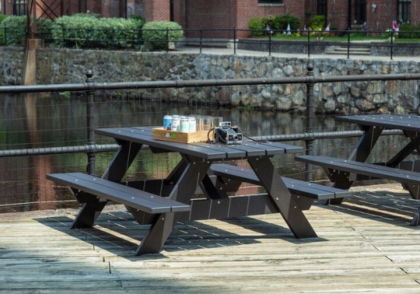 Seaside Casual - TRADITIONAL PICNIC TABLE - Image 2