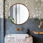 Homeroots - 20" Antiqued Brass Round Metal Framed Accent Mirror - Image 5