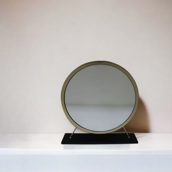 Homeroots - 19" Brass Round Metal Framed Freestanding Mirror - Image 1
