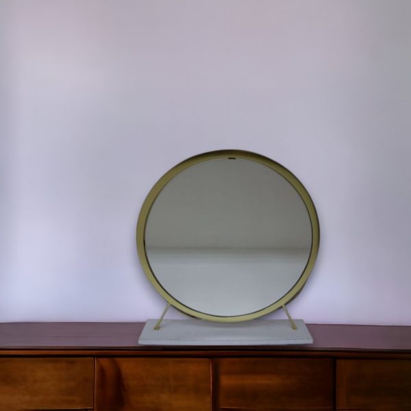 Homeroots - 19" Brass Round Metal Framed Freestanding Mirror - Image 1