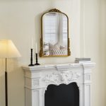 Homeroots - 34" Antiqued Gold Wood Baroque Arch Framed Accent Mirror - Image 6